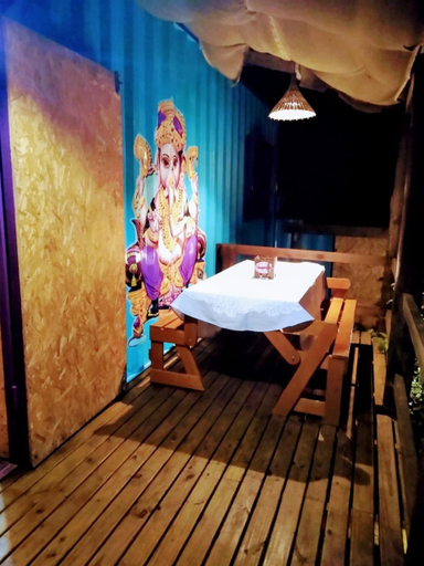 Others 3, Hindu Box Containers e Cabanas, Imbituba