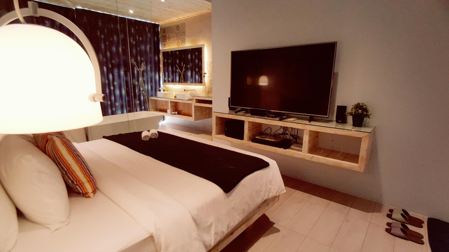 Bedroom 13