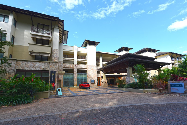 Private Apartments in the Temple Beachfront Resort Palm Cove, Cairns