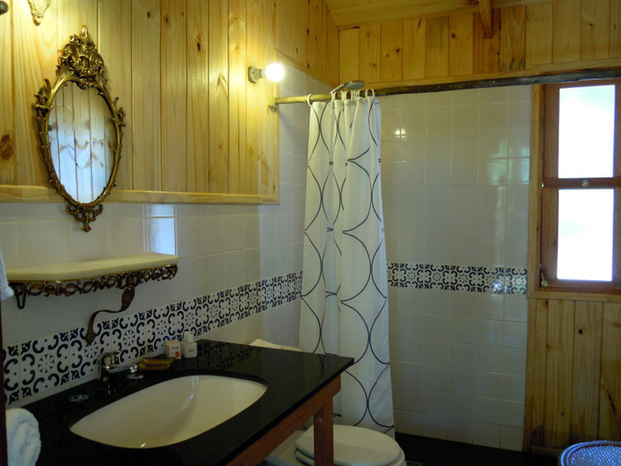 Bathroom 3, La Atrevida, n.a523