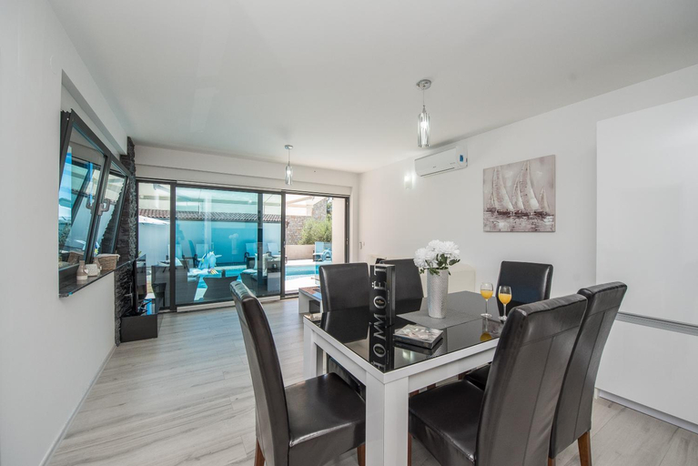 Others 3, Luxury Apartments VilaMaloca, Vir
