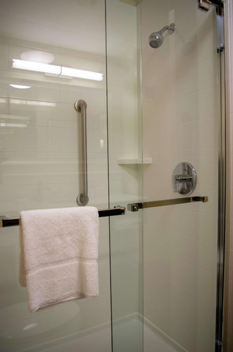 Bathroom 17
