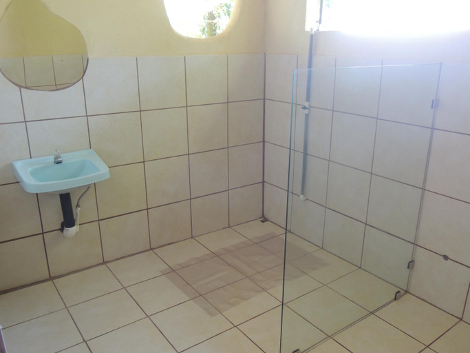 Bathroom 2, LookOut DrakeBay, Osa
