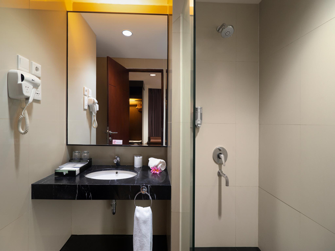 Bathroom 16