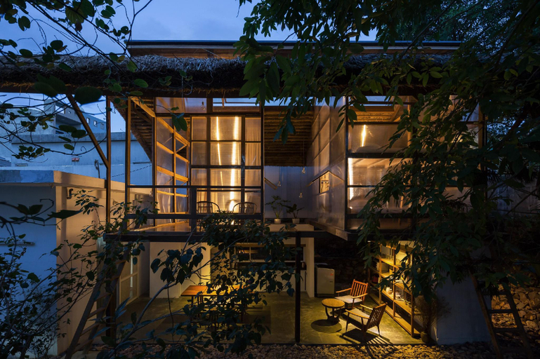 Exterior 11