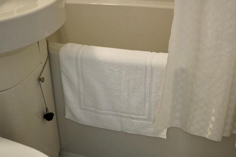 Bathroom 20