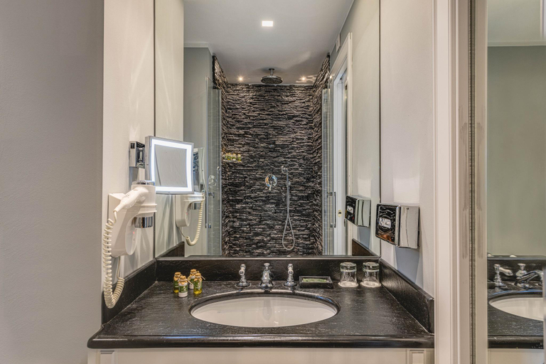 Bathroom 11