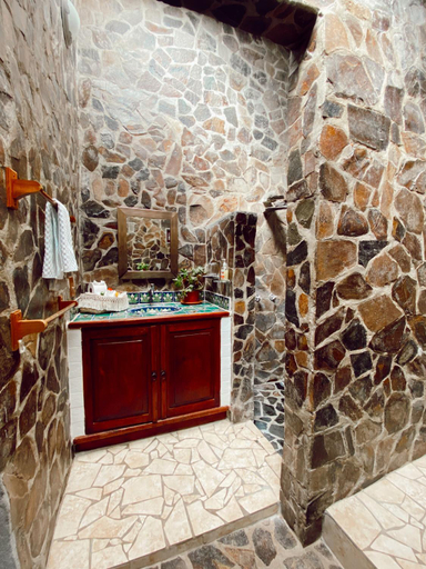 Food & Drinks 4, Casa Grimaldo, Antón