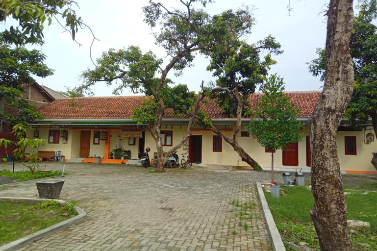 Exterior & Views 5, SPOT ON 93452 Wulan Homestay 2 Syariah, Pemalang