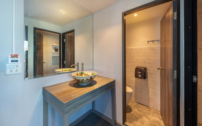 Bathroom 4