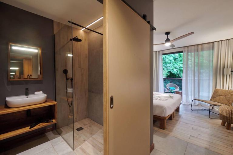 Bathroom 5, PAPANGUE Hôtel & Spa, L'Étang-Salé