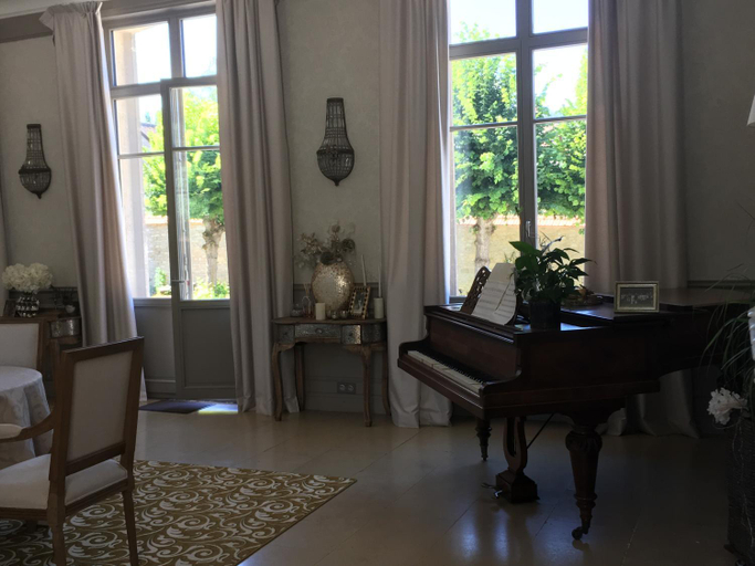 Others 3, Le Chateau d'Hermonville B&B / Chambres d'hotes, Marne
