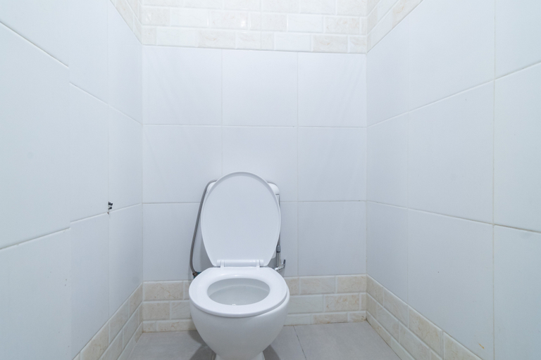 Bathroom 4, RedDoorz @ Sapo Rumbia 1 Berastagi, Karo