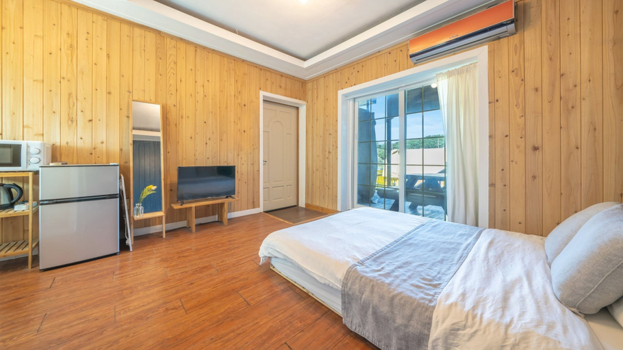 Bedroom 2, Taean Dalbam pet Pension, Taean