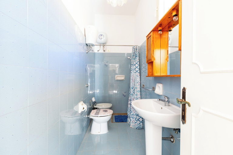 Bathroom, 4087 Cascina Mimì by Barbarhouse, Lecce