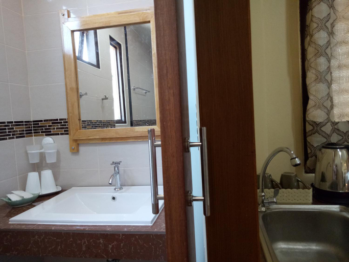 Bathroom 2, Little Guest House Hotel, Muang Chiang Mai