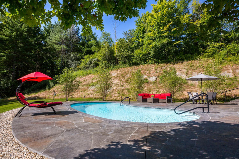 Sport & Beauty, The Barnstead Inn, Bennington