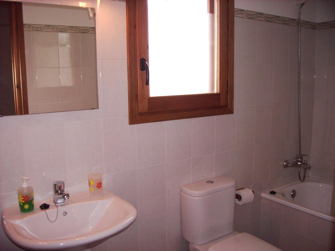 Bathroom 2, Mas del Tancat, Tarragona