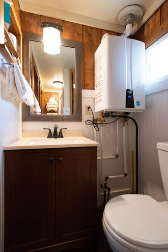 Bathroom 3, Log Cabin Motel, Sublette