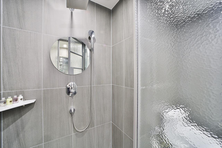 Bathroom 9