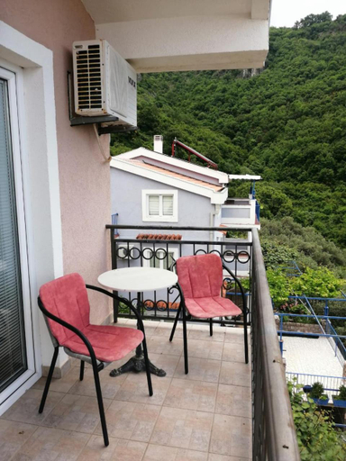 Others 5, Apartments Mitrovic Podlicak