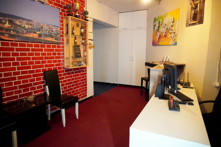 Others 4, Moon Hostel, Priština