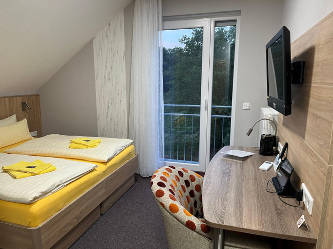 Bedroom 2, Hotel am Steinertsee, Kassel