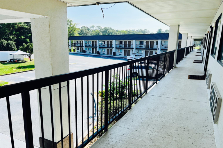Public Area 2, Western Motel, Thomas
