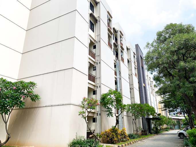 Exterior & Views, Cozy Studio at Metropark Condominium Apartment By Travelio, Cikarang