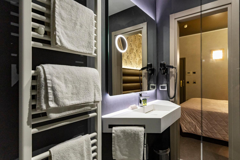 Bathroom 2, Hotel Dei Nani, Ancona