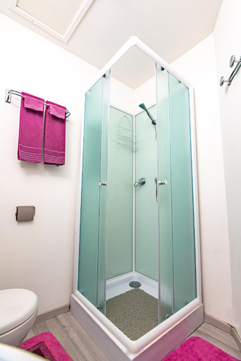 Bathroom 9