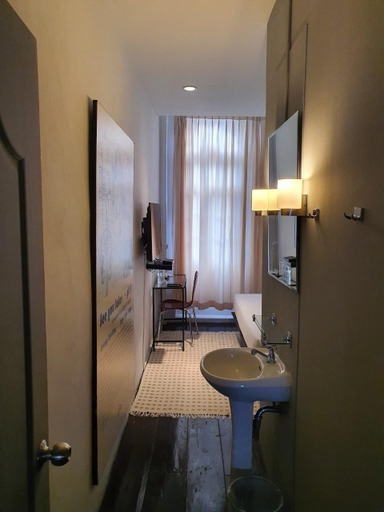Bathroom 4