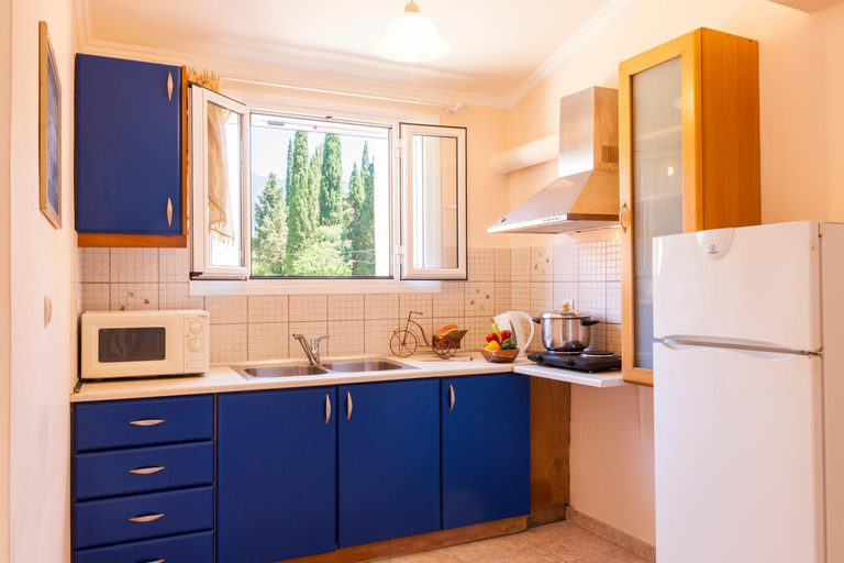 Facilities 5, Georgia's Apartments, Ipsos - Complex S, Ionian Islands