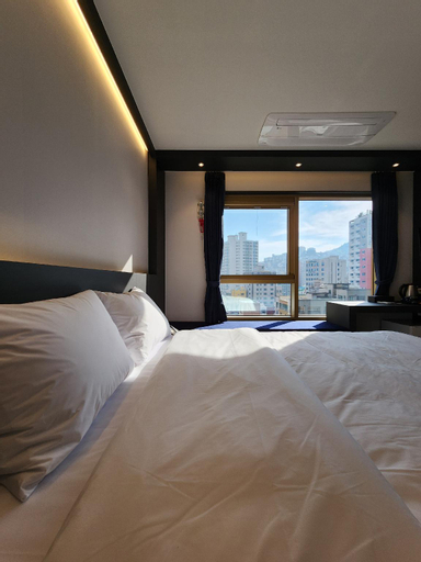 Bedroom 10