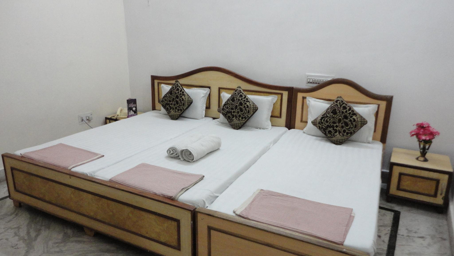 Bedroom 2, Hotel Swarajya Palace, Agra