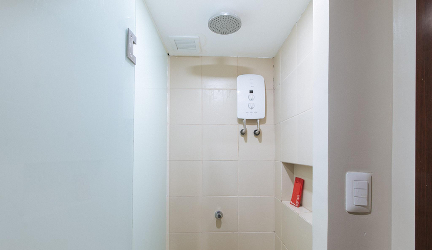 Bathroom 10