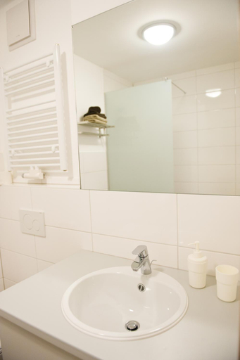 Bathroom 5, greenpartment Boardinghouse Neustadt, Kelheim