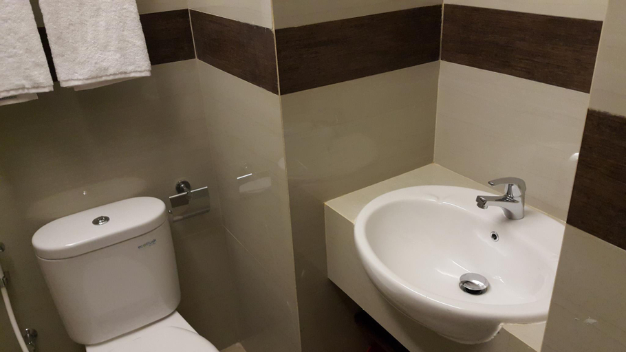 Bathroom 8