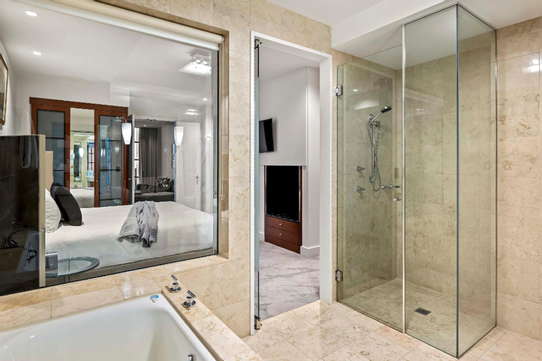 Bathroom 27