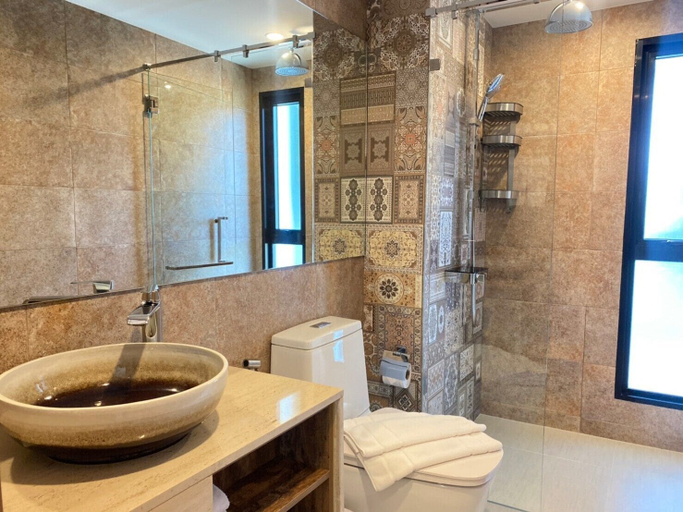 Bathroom 3, The Title V by The Esquire, Phuket Island