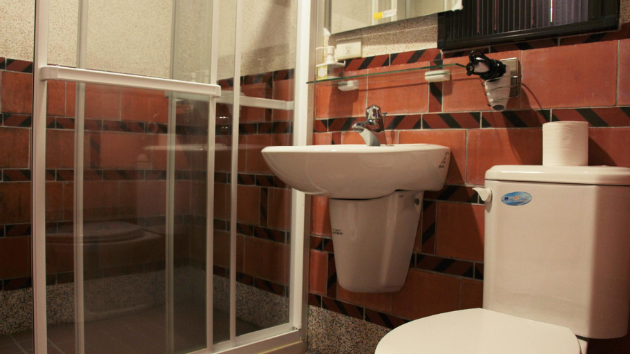 Bathroom 7
