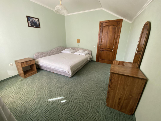 Bedroom 2, Edelweiss, Svaliavs'kyi