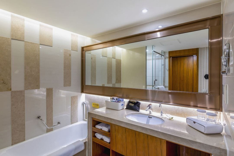 Bathroom 4, YUN-RAY AMBASSADOR HOTEL, Shijiazhuang