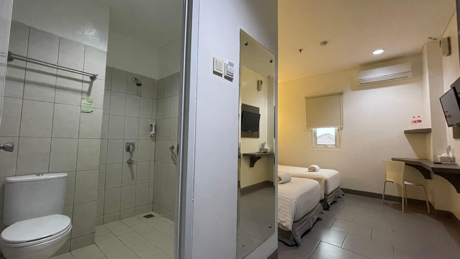 Bathroom 7