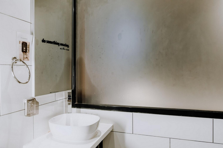 Bathroom 30
