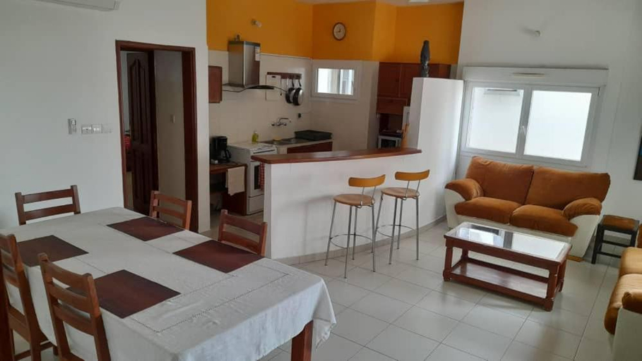 Others 3, Dodoo Lodge, Cotonou