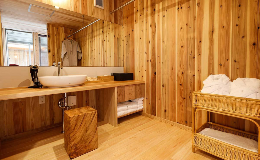 Bathroom 3, Kisara Oneness, Toba