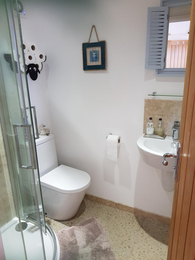 Bathroom 2, The Slopes, Kent