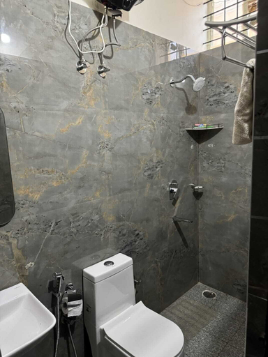 Bathroom, Paradise Villa, Bangalore Rural