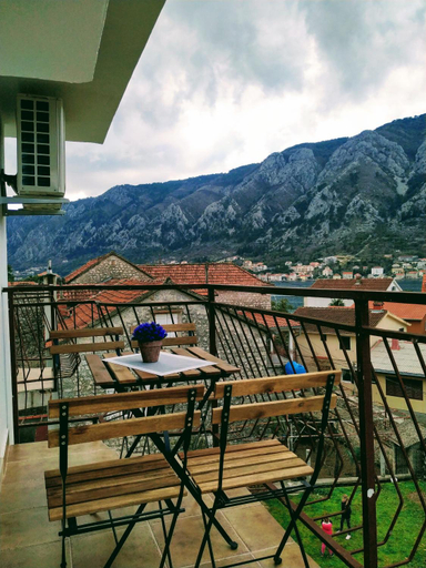 Others 5, Rooms & Apartments Vukasovic